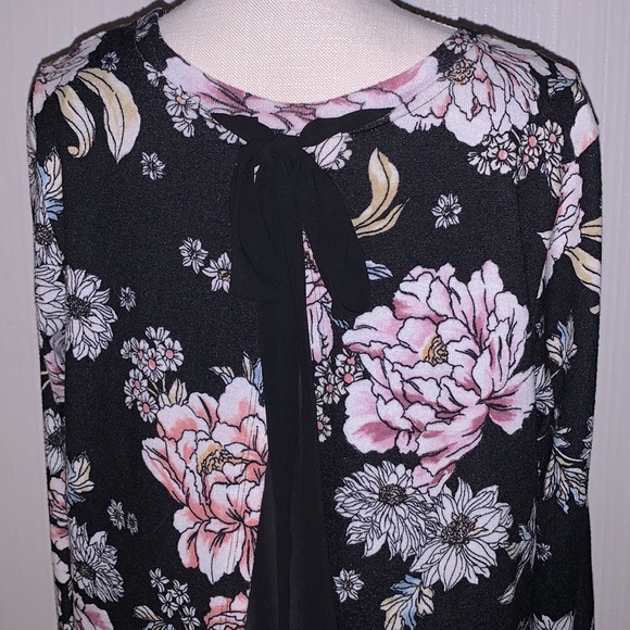 Bobeau Black Floral Top Blouse - Picture 3 of 3